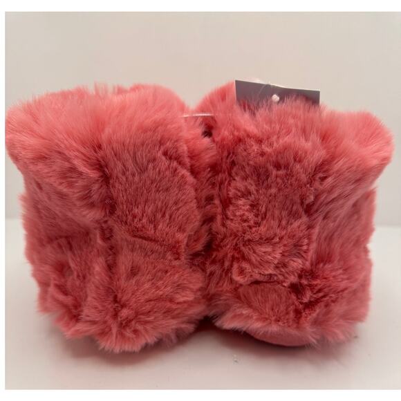 Cat & Jack Girls Pink Plush Slippers Bootie Style Size 5/6 - Gripper Bottoms NWT - Picture 6 of 9